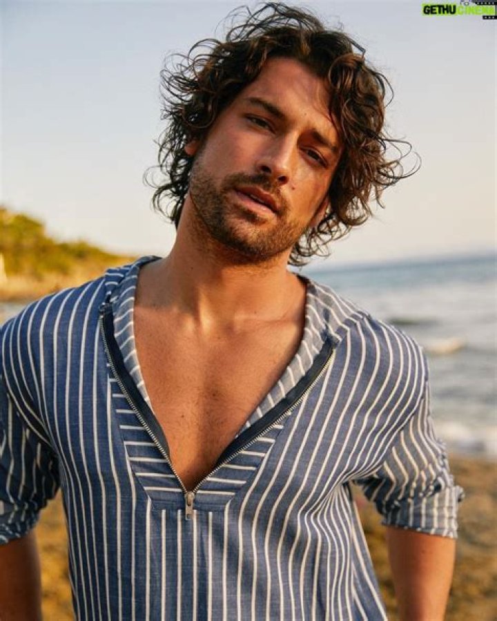 Alp Navruz Bio (Wiki) 