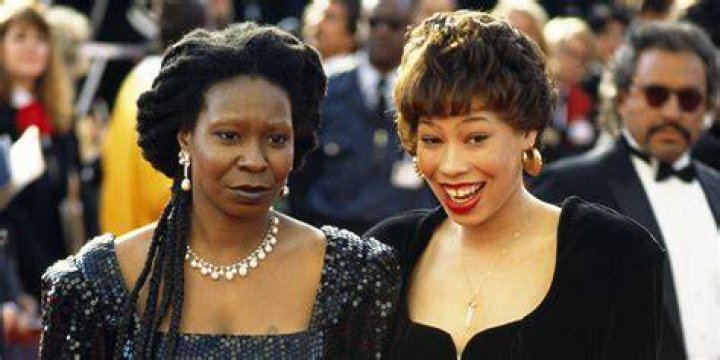 Alvin Martin's ex-wife, Whoopi Goldberg, took a picture in her casual wear.