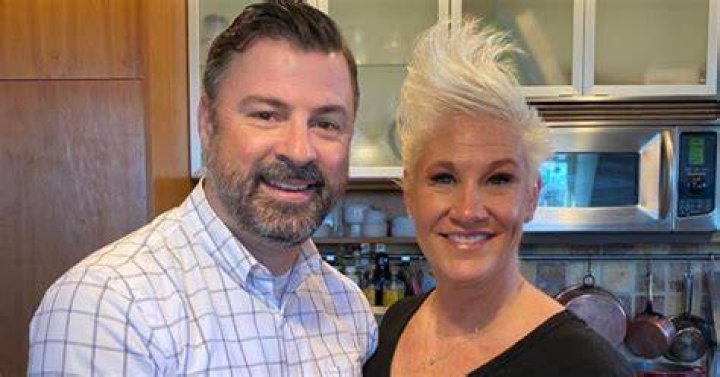 Anne Burrell is a bisexual.