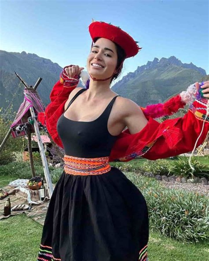 Bruna Luccas - Age, Family, Bio
