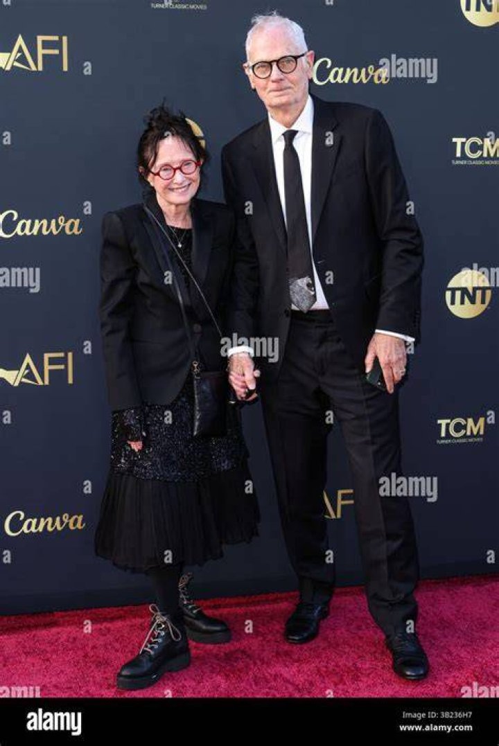 Caleb Deschanel photo 2