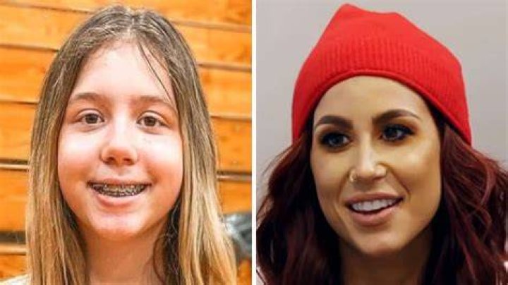 chelsea houska 2