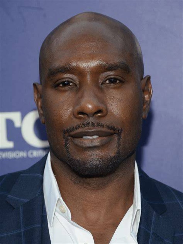 D. B. Woodside Bio (Wiki) 