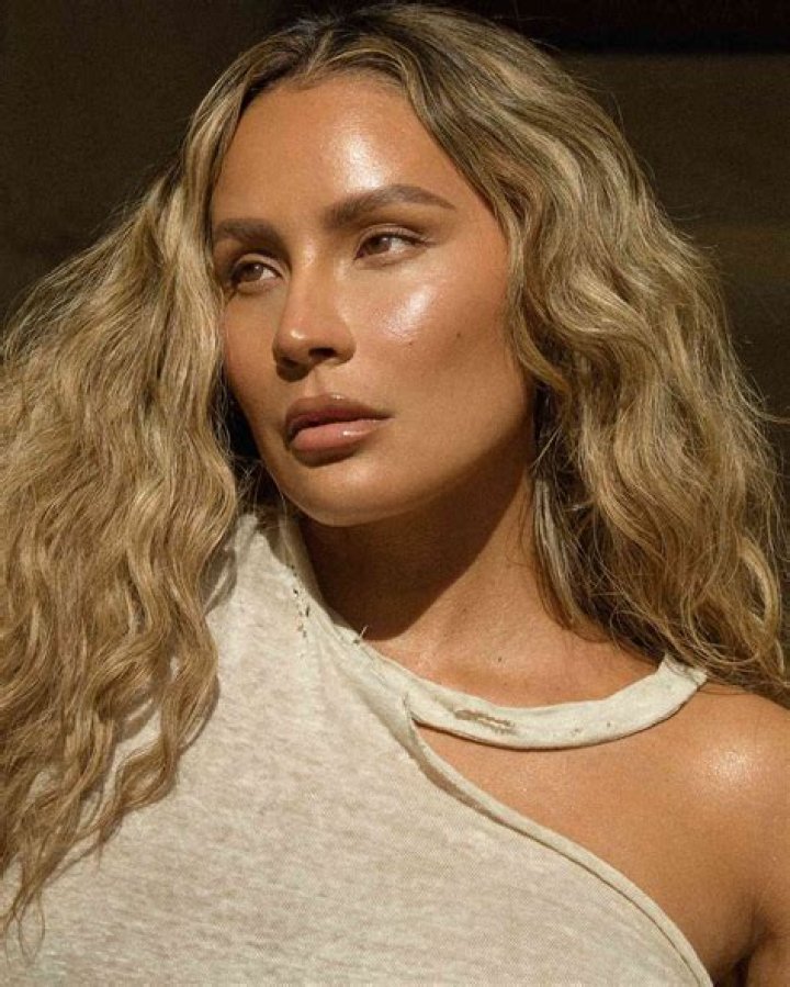 Desi Perkins Desi Perkins