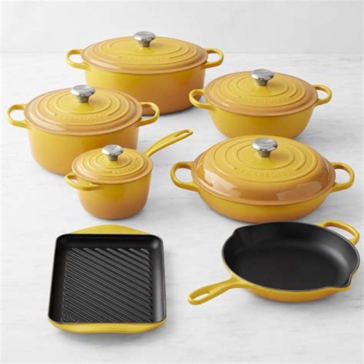 Do Le Creuset pans have Teflon?
