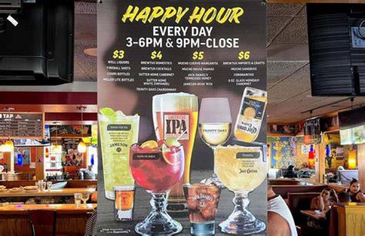 Does Applebee's have happy hour specials?