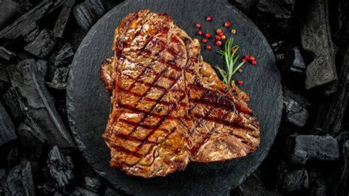 Does Golden Corral have steak?