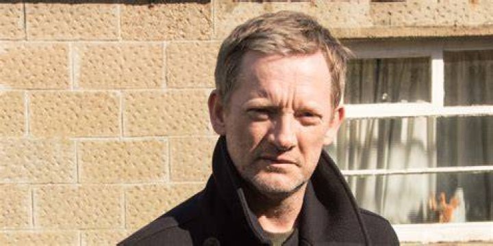 Douglas Henshall Bio (Wiki) 