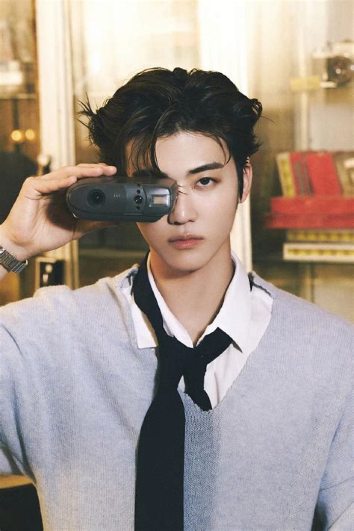 Dream looks really handsome and cue