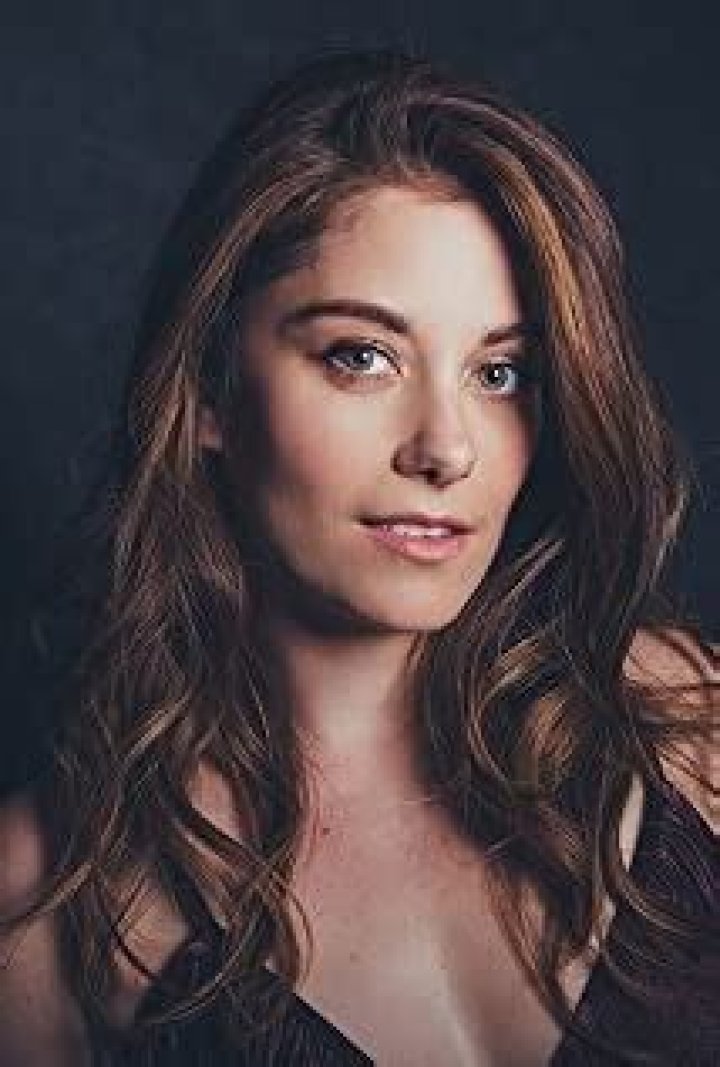 Elizabeth Alderfer Bio (Wiki) 