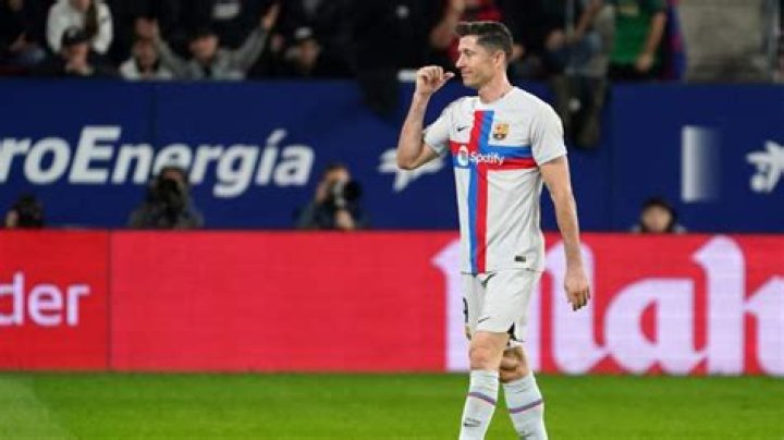 Has Lewandowski ever got a red card?