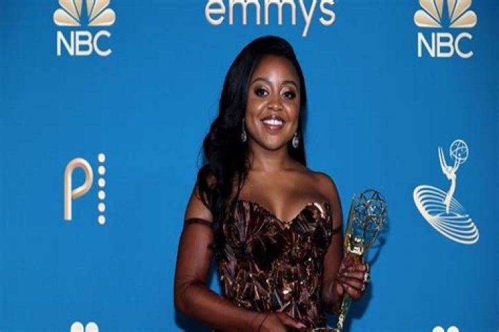 Her Bio, Net Worth, & Relationship