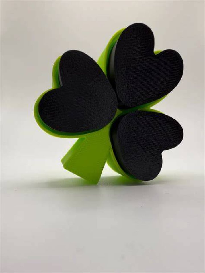 How do you make a shamrock on the keyboard?