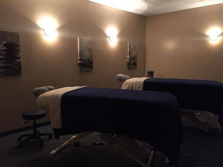 How much does a massage cost at hand and stone?