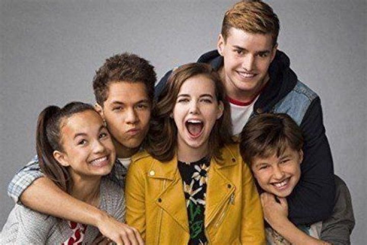 Hunter Street - Cast, Ages, Trivia