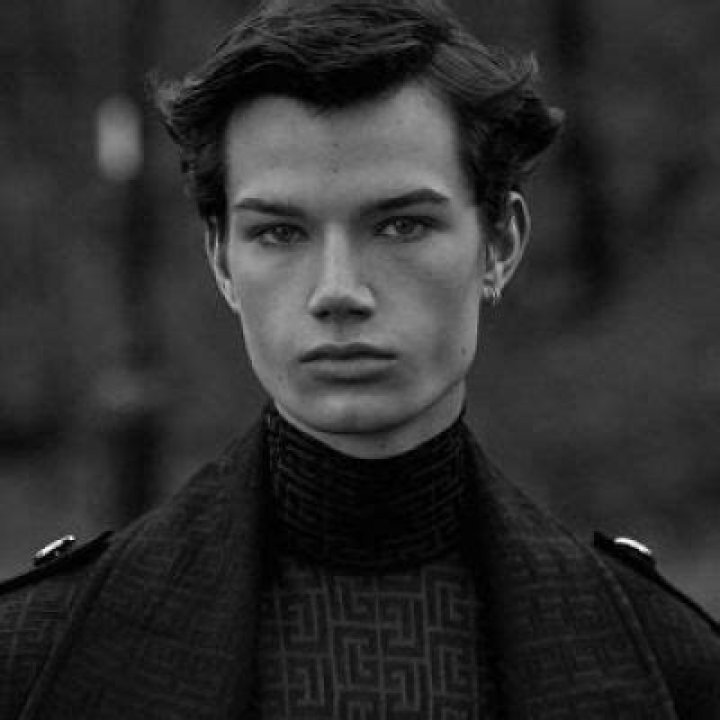 Ian Jeffrey Bio (Wiki) 