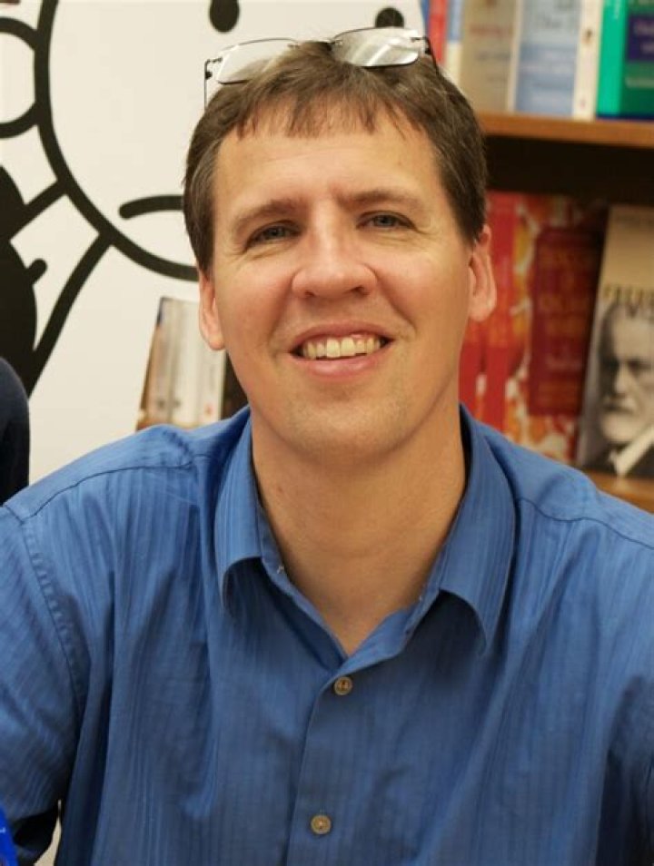 Jeff Kinney Bio (Wiki) 