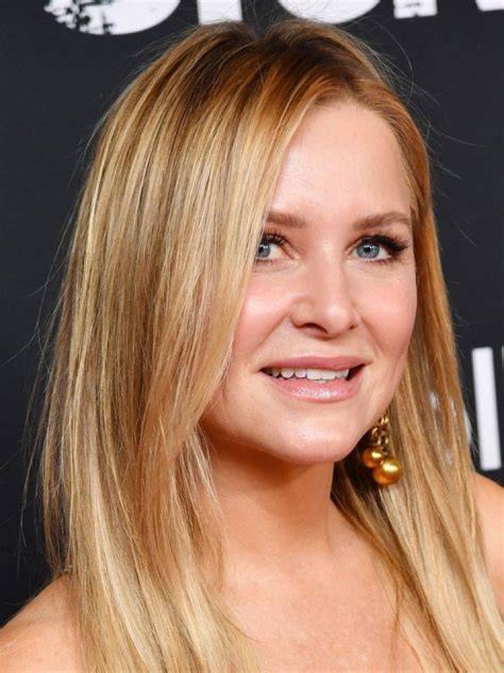 Jessica Capshaw photo