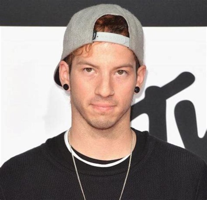 Josh Duncan Bio (Wiki) 