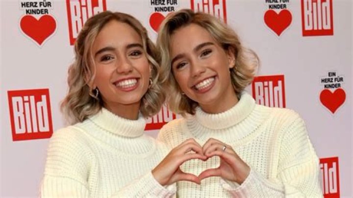 Lisa and Lena Mantler's pet Shanty