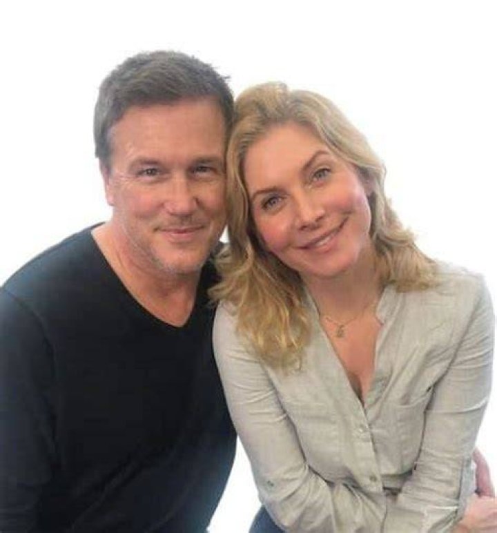 Lochlyn Munro and his partner in crime Annie Chang was captured making funny facial attires and staring from the door