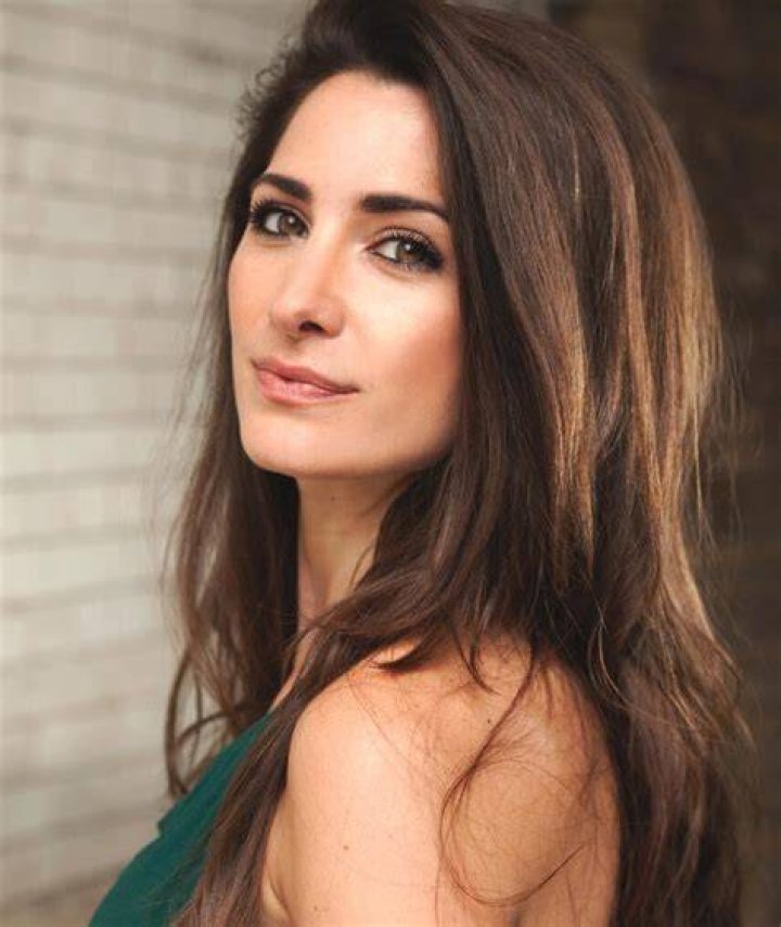 Rachael Holoway Bio (Wiki) 