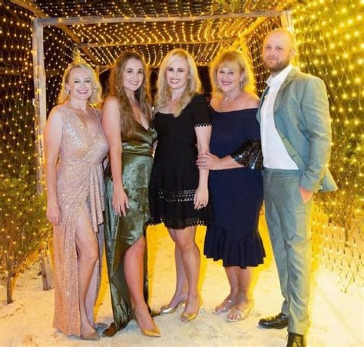 Sue Bownds has three daughters and a son.