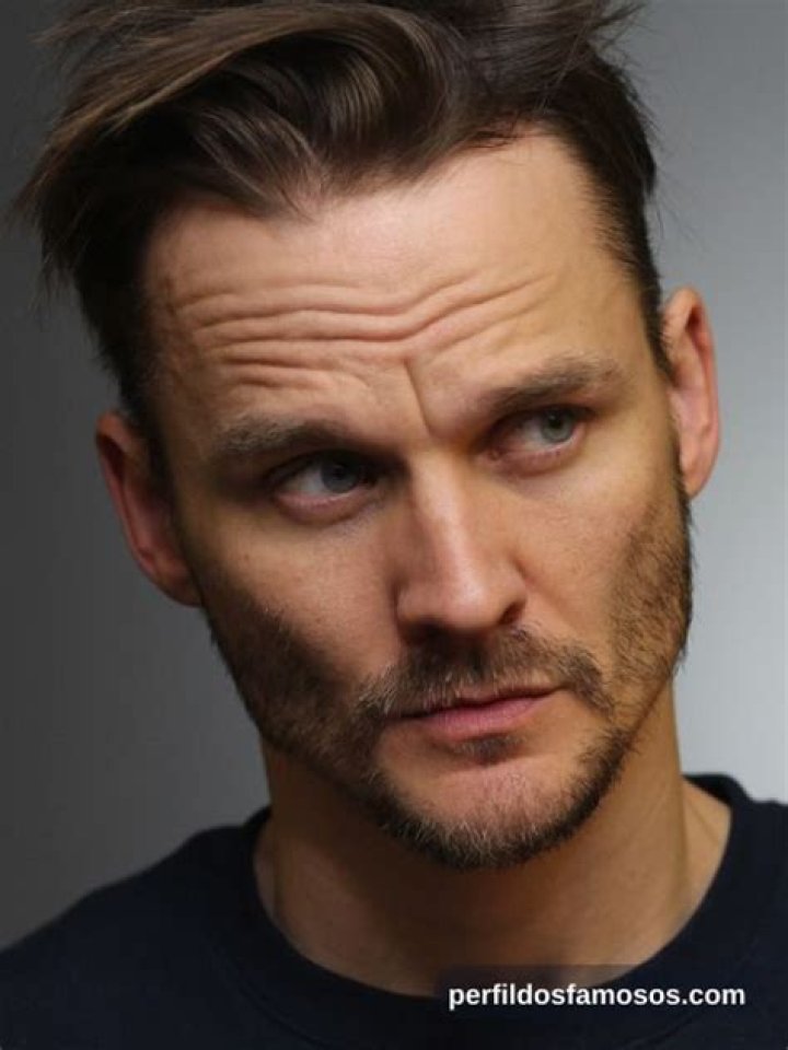 Travis Hammer Bio (Wiki) 