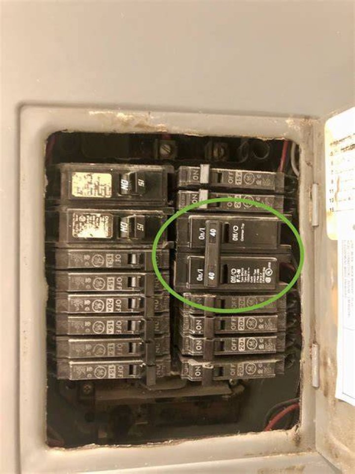 What size breaker do I need for a electric range?
